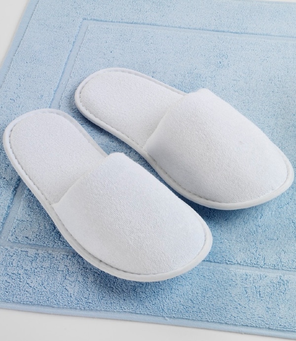 79900 badstof slippers wit dichte voorkant